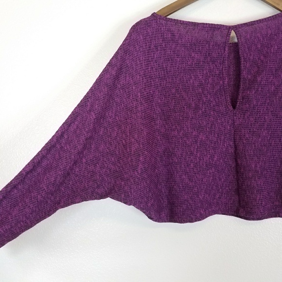 NWOT Silence and Noise magenta cropped top - Picture 3 of 7